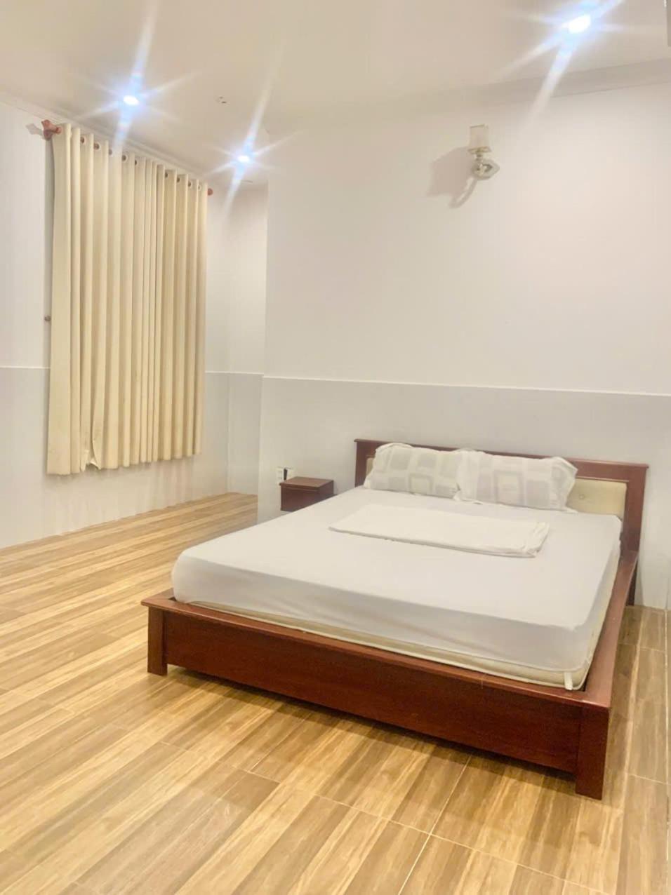 Khach San Tan Cuu Long Hotel Binh Chanh Ngoại thất bức ảnh