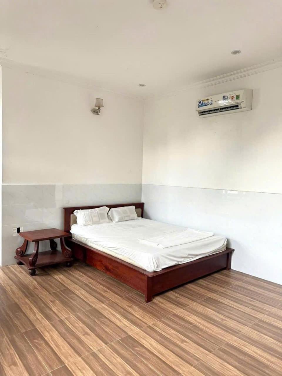 Khach San Tan Cuu Long Hotel Binh Chanh Ngoại thất bức ảnh
